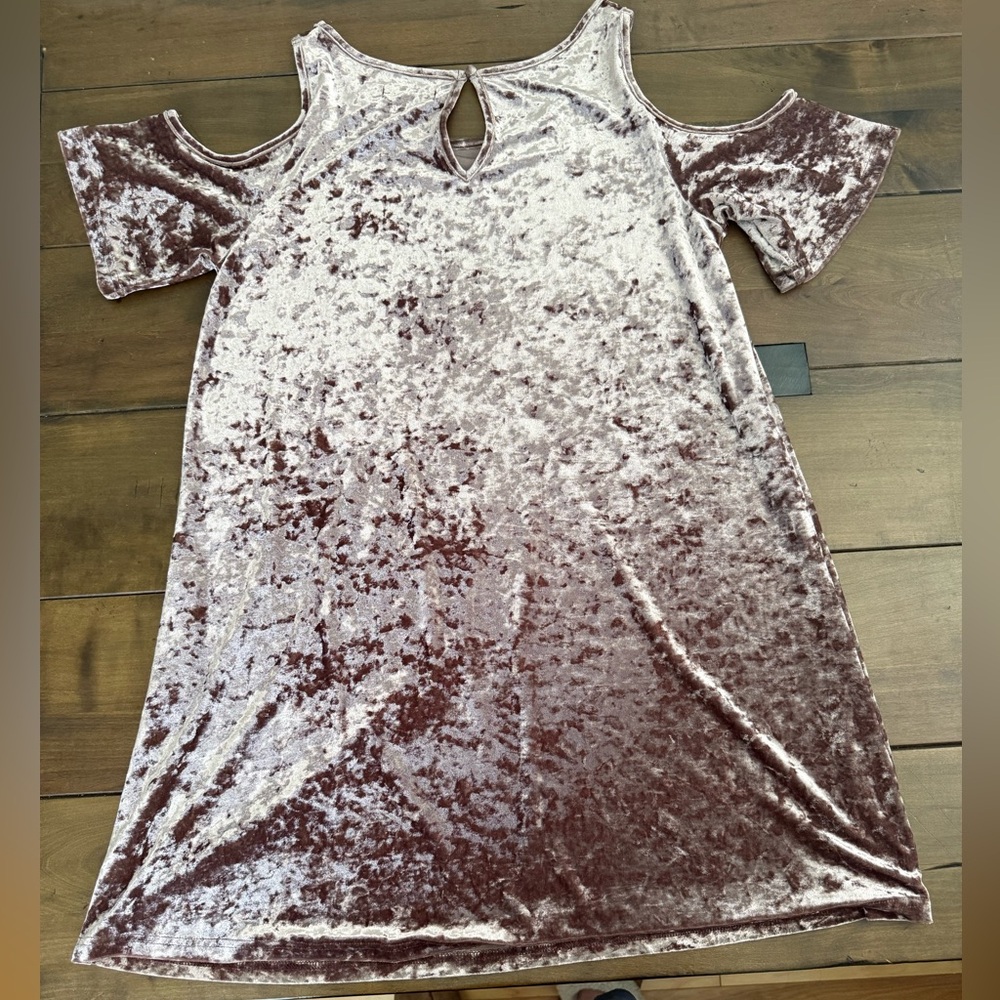 She + Sky Velvet Cold Shoulder Women’s Dress - Picture 4 of 5